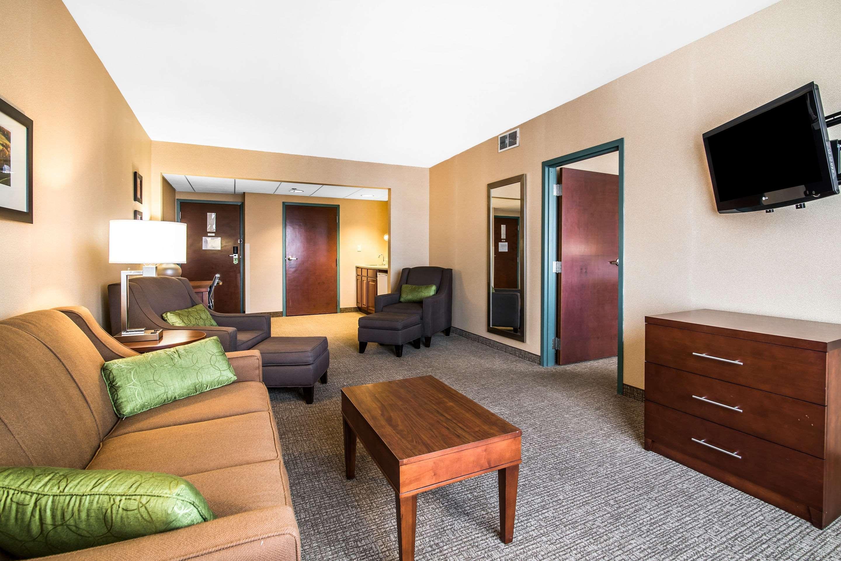Quality Inn & Suites Towanda Екстериор снимка